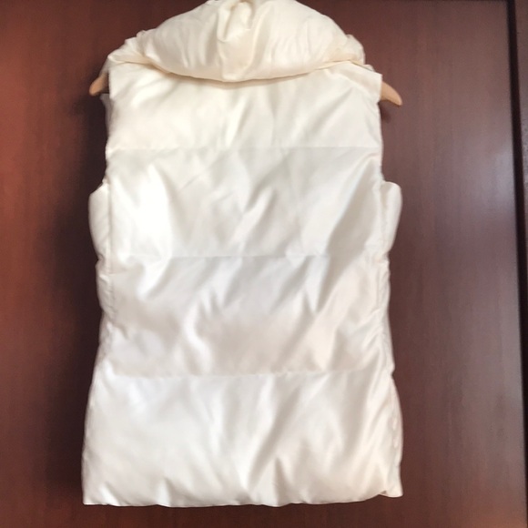 Vest - Picture 2 of 3